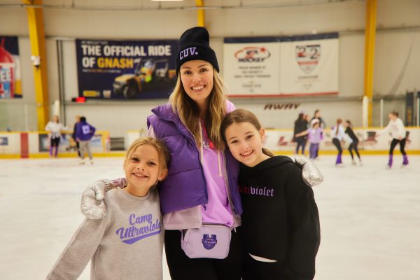 Kelly Hobbs working with young athletes